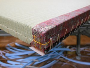 手縫いの畳の角