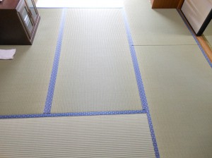 青い畳縁の６畳和室