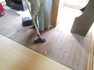 畳の下の掃除