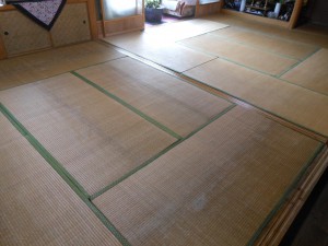 畳を替える前の和室