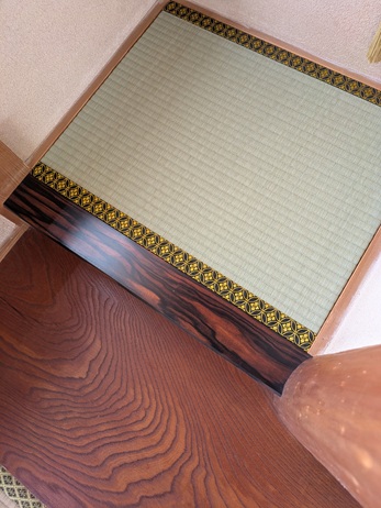 新しい床の間の薄縁