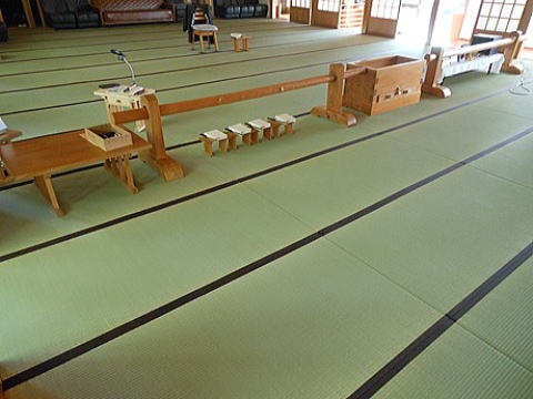吉野郡下市町で天理教教会の畳替え