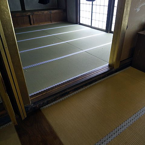 奈良県橿原市でお寺の本堂の畳入れ替え